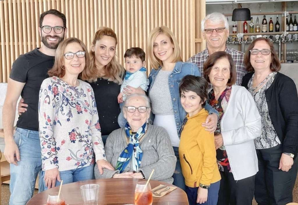 ملكة بريطانيا تهنئ معمرة سورية...