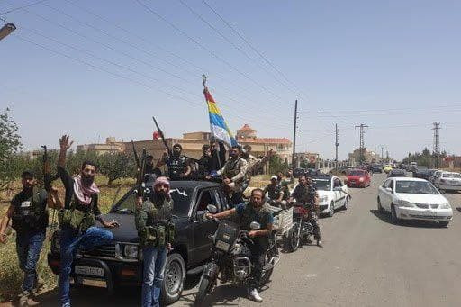 فصائل من السويداء تعتقل ضابطا...