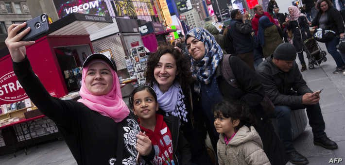 تمديد الإقامات لآلاف السوريين...