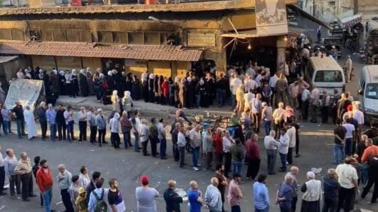 مسؤول موالٍ: المتاجرة بالدقيق...