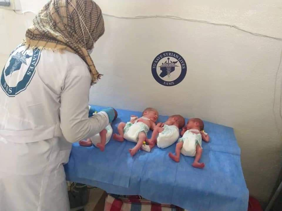 سيدة تضع توأم رباعي في محافظة...