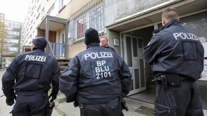 القبض على 3 سوريين في ألمانيا...