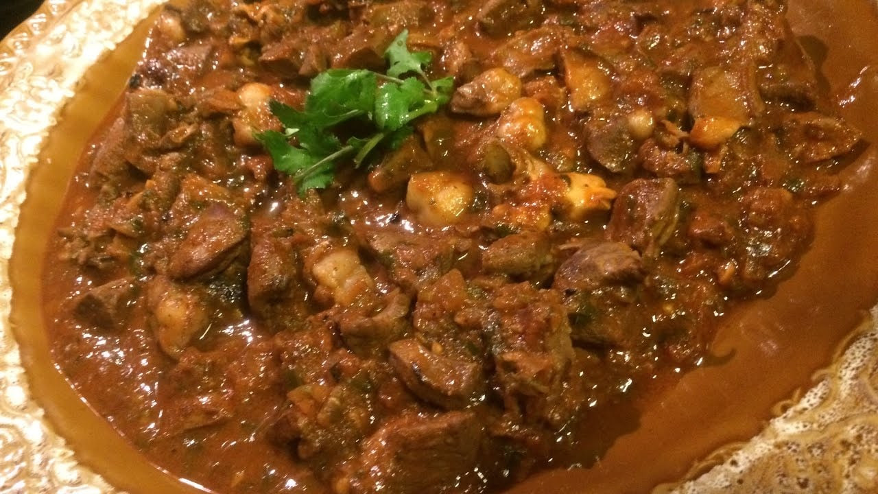 رجل يطهو قلب جارته ويقدمه عشاء...