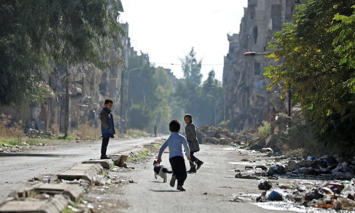 الدنمارك تجرد نحو 100 لاجئ سور...