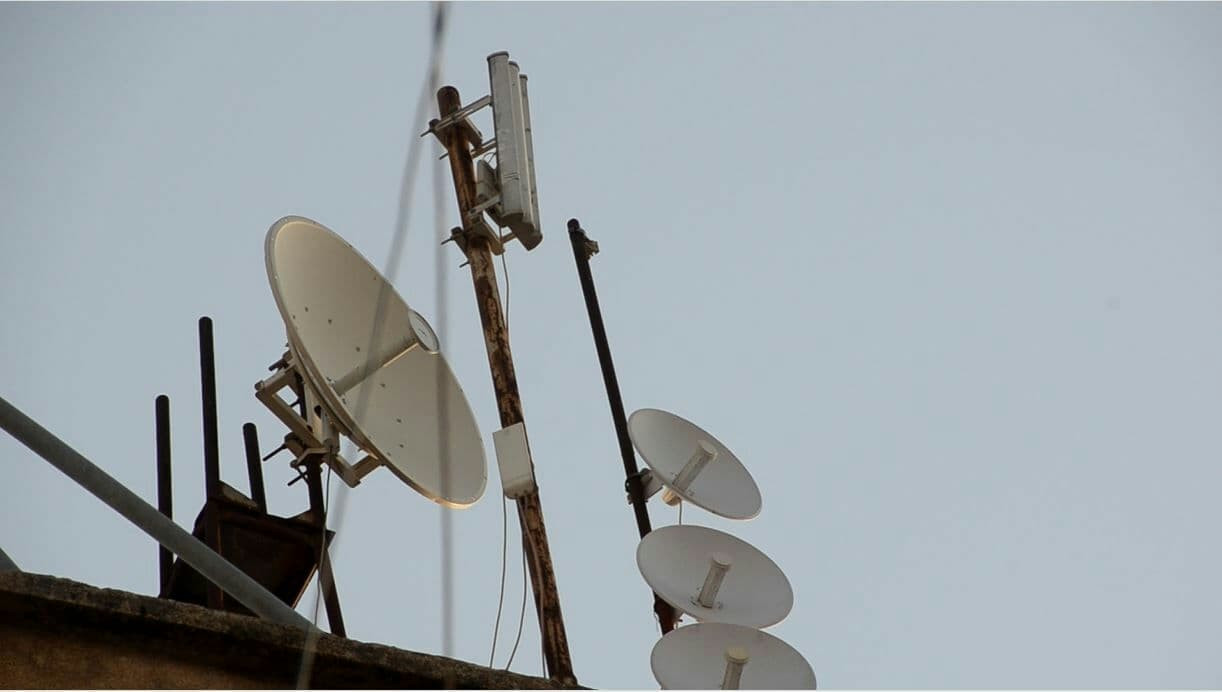 الإنترنت في إدلب يعيق عمل الصح...