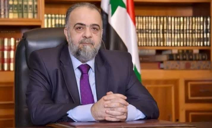 وزير "أوقاف النظام" يستجدي الت...