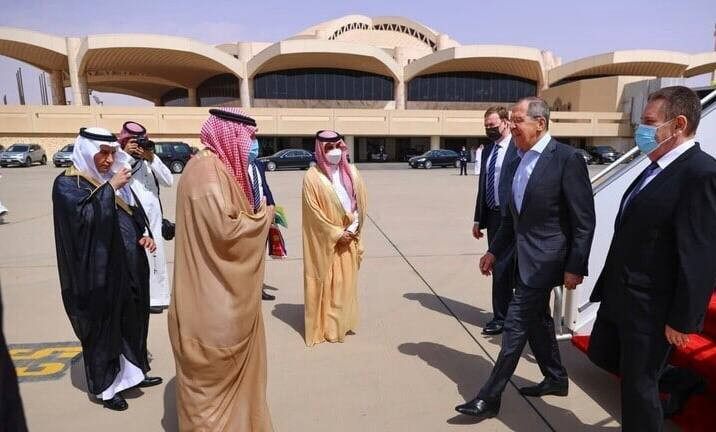 السعودية: لا حل في سوريا إلا م...