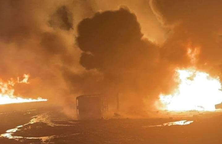 تجدد القصف على حراقات النفط شر...