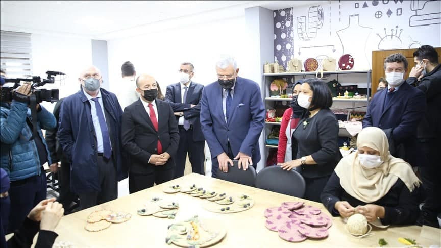 تركيا.. مسؤول أممي يزور مركز إ...