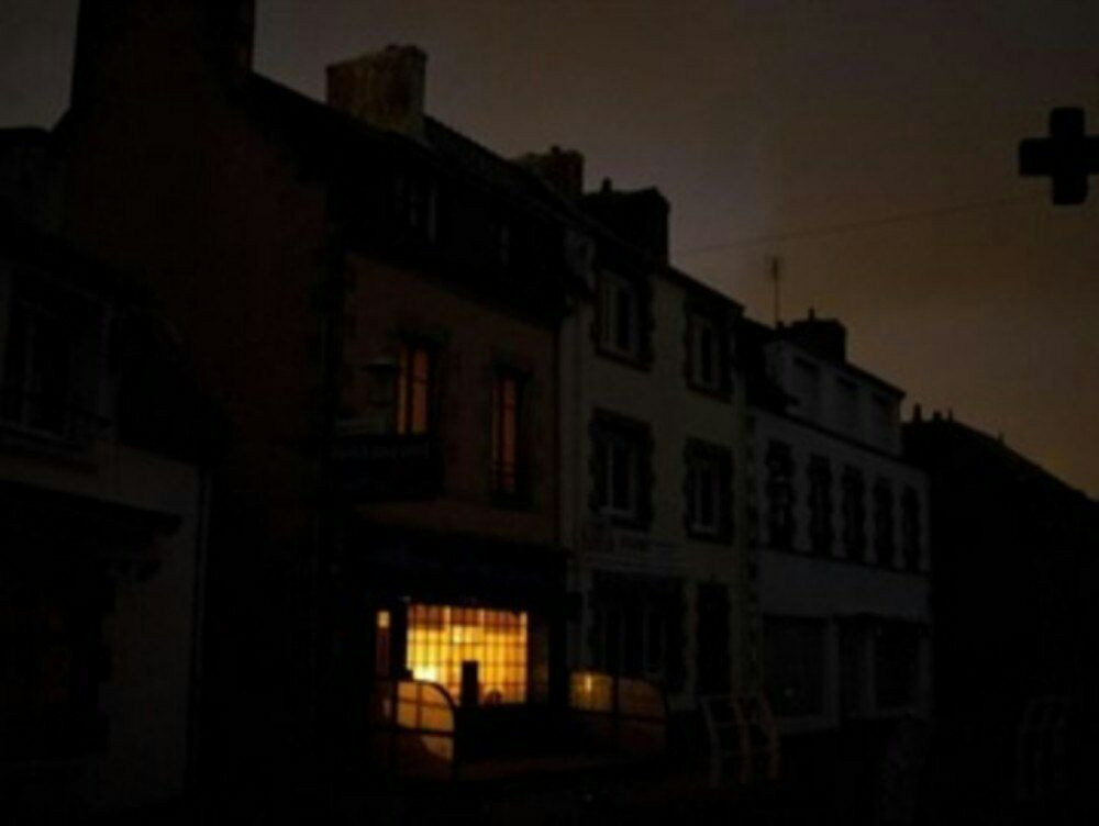 موقع يفتح ملف عقود الكهرباء مع...