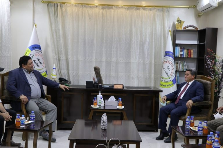 "الإدارة الذاتية" تبحث مع مبعو...