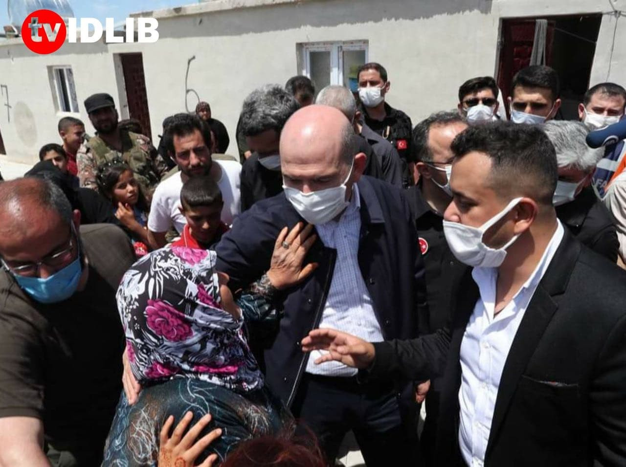 وزير الداخلية التركي يزور مخيم...