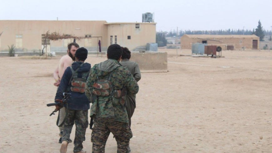 إصابة شاب وفتاة بمداهمة لـ "قس...