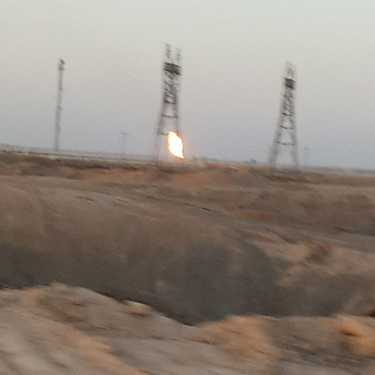 مجهولون يفجرون خط الغاز شمال د...