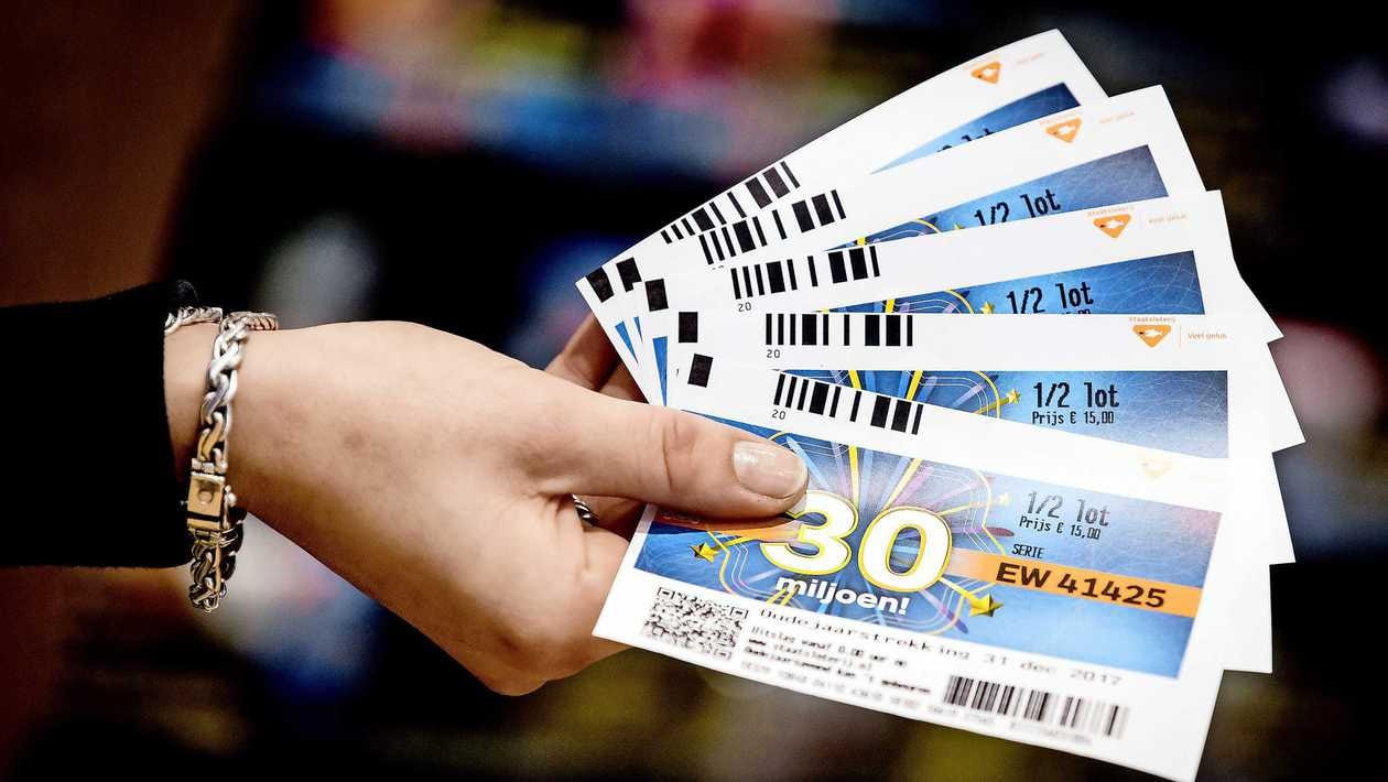 قررت توصيل صديقها بسيارتها فرب...