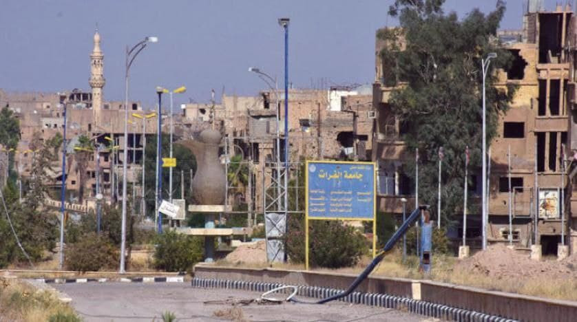 مجهولون يهاجمون شاحنة لنقل الن...