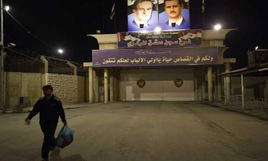 النظام يعتقل أكثر من 15 فلسطين...