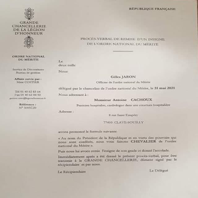 فرنسا تمنح طبيبا سوريا وسام ال...