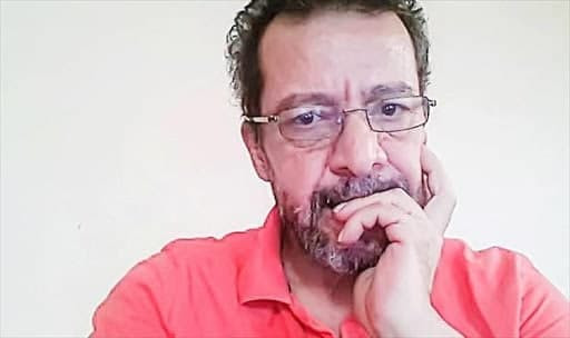 كاتب سوري يعلن الانسحاب من "ال...