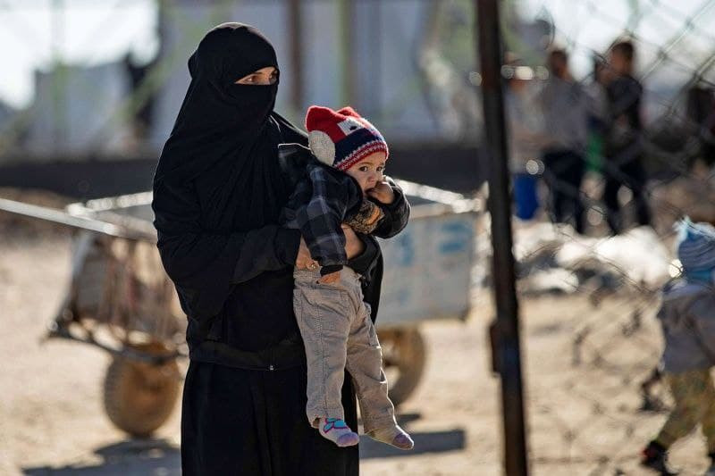 المغرب تُعيد طفلين عالقين في ت...