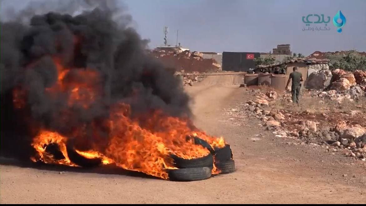 المظاهرات تشتعل أمام القواعد ا...