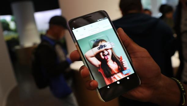 "غوغل" تطلق تطبيقاً للاحتفاظ ب...