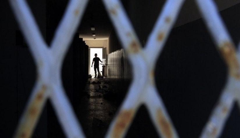 تقرير: أكثر من 102 ألف سوري مخ...