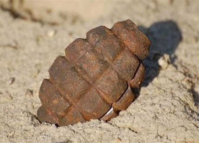 مقتل طفلة وإصابة شقيقها بانفجا...