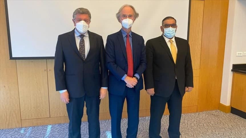 "بيدرسون" يلتقي برئيسي هيئة ال...