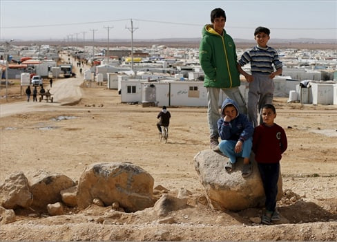 اختـ.ـطاف عائلة نازحة من مخيم...