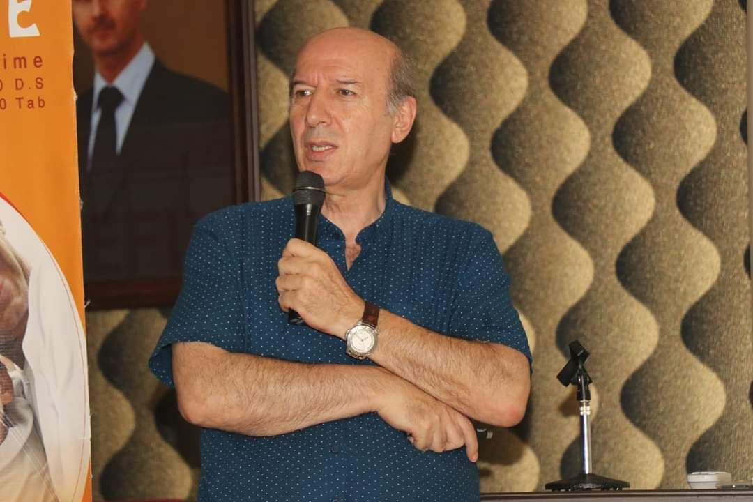 طبيب في دمشق: معيشة الكلاب الف...