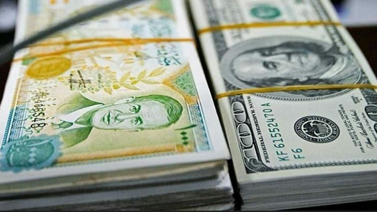 سعر صرف الليرة أمام الدوﻻر اﻷم...