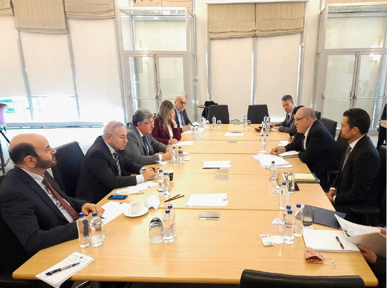 "الائتلاف" يبحث مع وفد أمريكي...