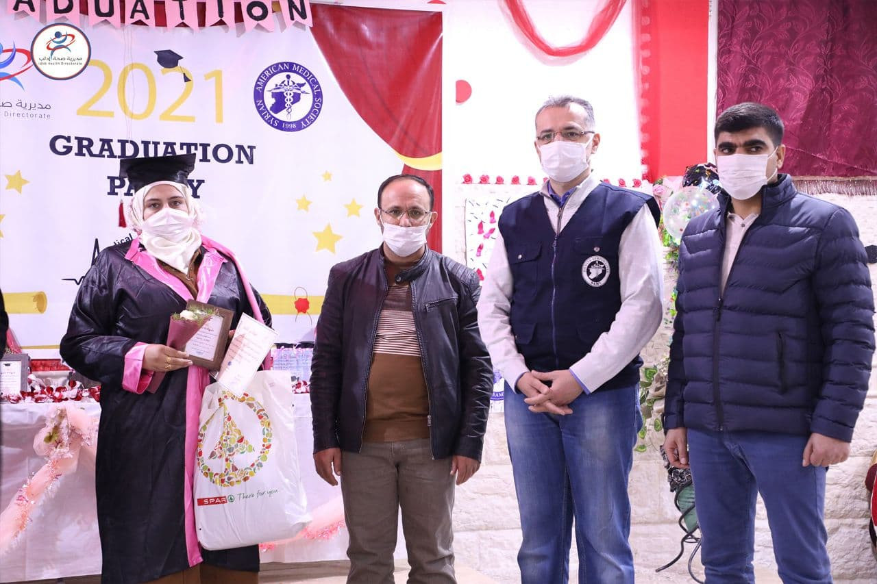 "صحة إدلب" تُخرّج دفعة من طلاب...