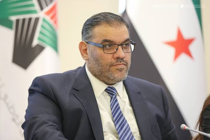 رئيس "هيئة التفاوض" يرد على تص...