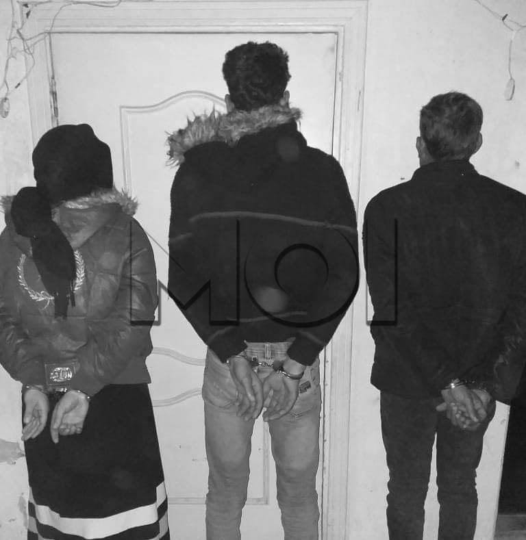 بالتعاون مع عشيقها.. امرأة تقـ...