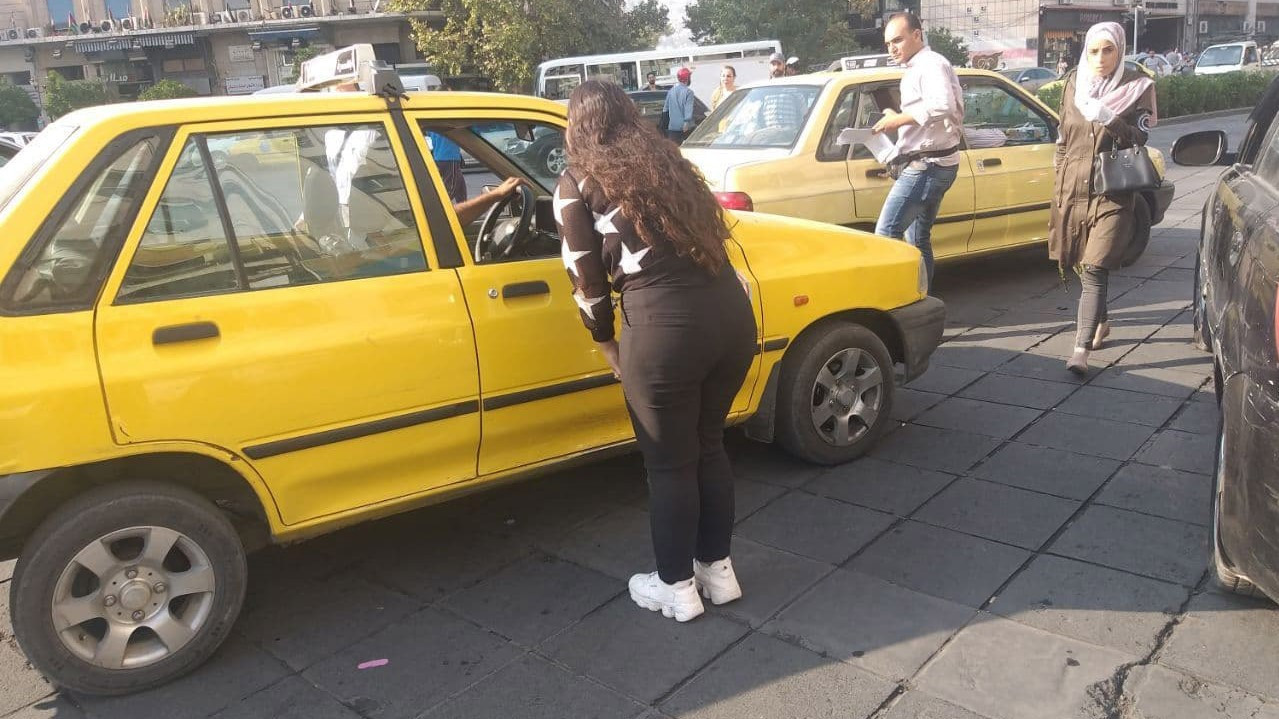 بقرار ذاتي.. سائقو "التكسي" ير...