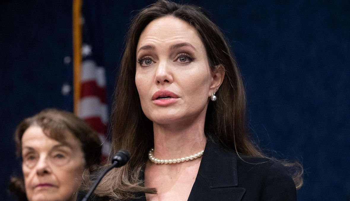 "أنجلينا جولي" تدعو إلى معاملة...