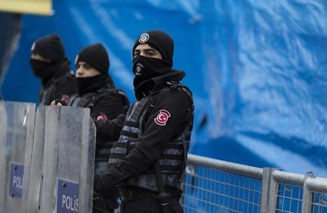 تركيا تعتقل ستة عناصر شرطة حاو...