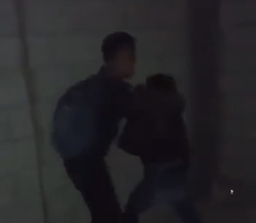 فيديو اعتداء ابن قيادي بـ"الوط...