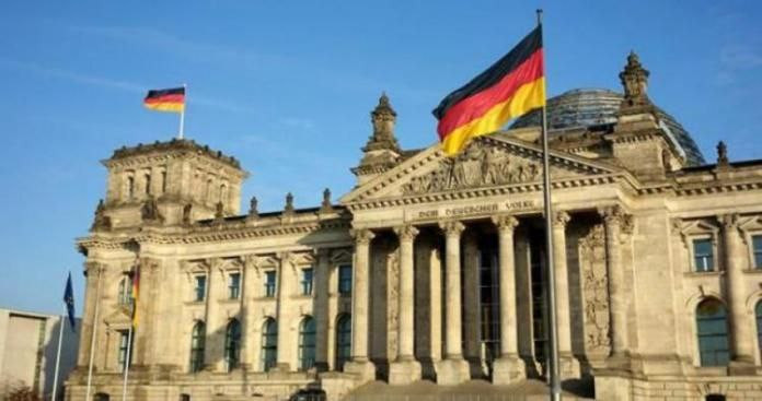 ألمانيا تعتقل مواطنا بتهمة الا...