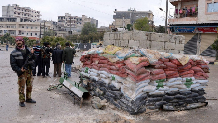 مقتل مستشار ومدرس من أهالي الر...