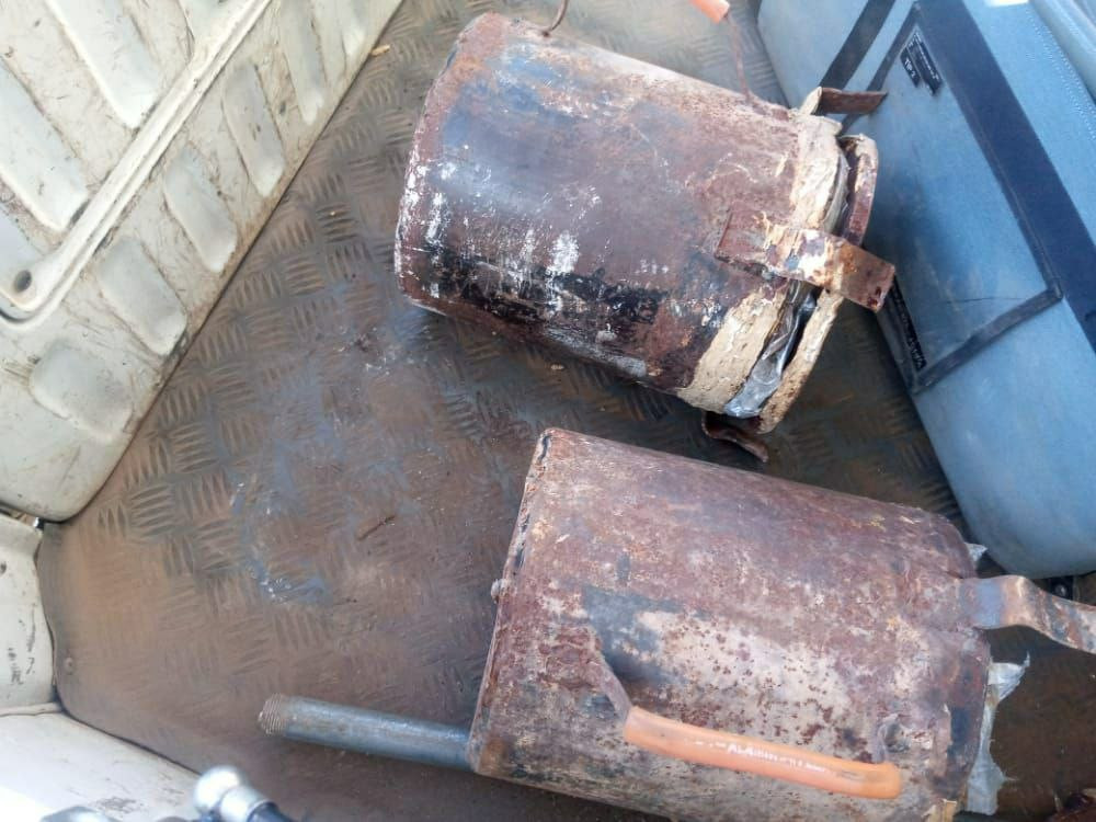 تفكيك عبوتين معدتين للتفجير في...