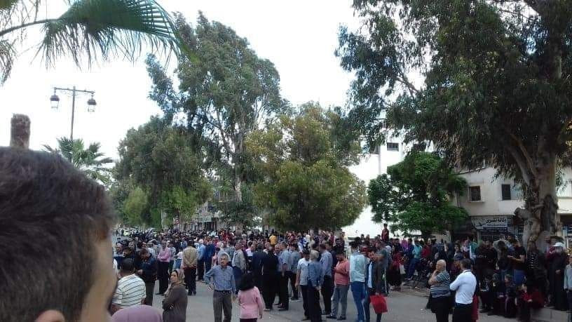 النظام يفرج عن عشرات المعتقلين...