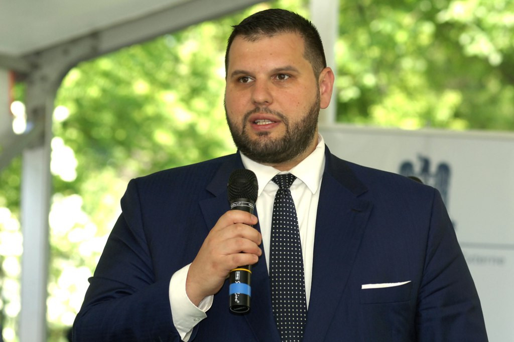 مسؤول أوروبي يؤكد ثبات سياسة "...