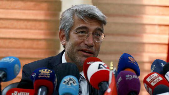 وزير الطاقة اللبناني يعتزم زيا...