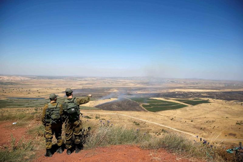 إسرائيل تعتقل سوريا عبر الحدود...