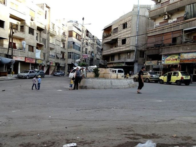 النظام يفرض حصاراً على "بيت سا...