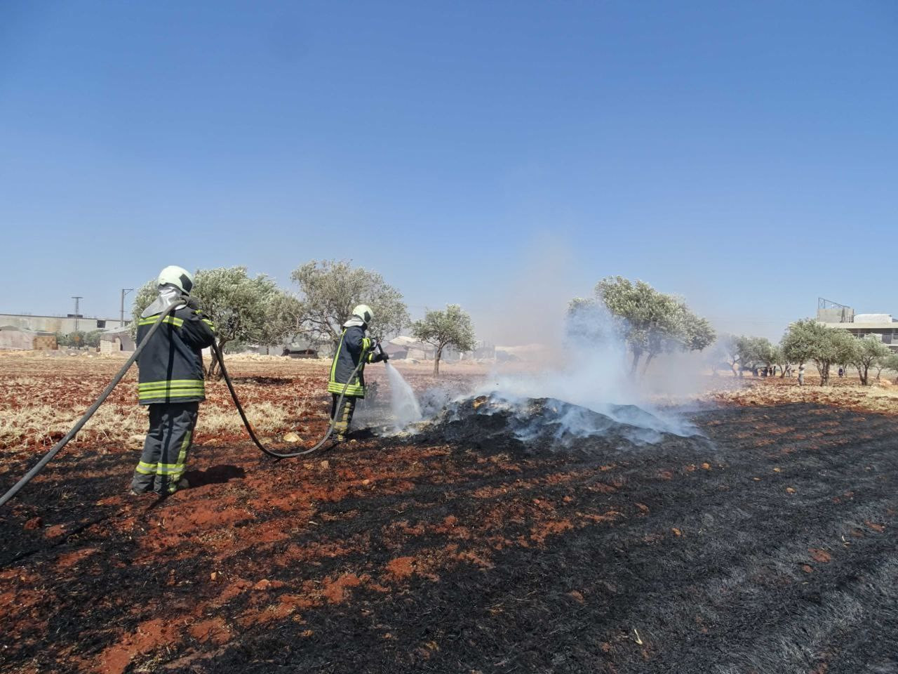 جرحى في حوادث وحرائق عدّة في إ...