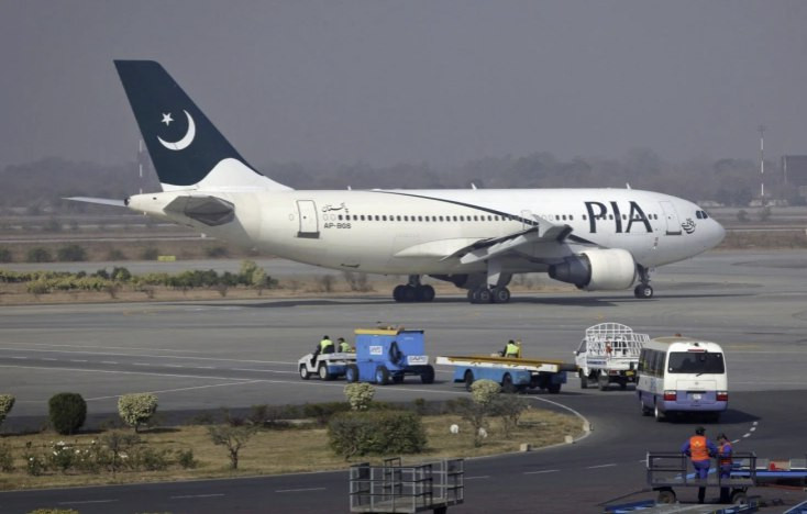 بعد توقف مطار دمشق.. عشرات الب...